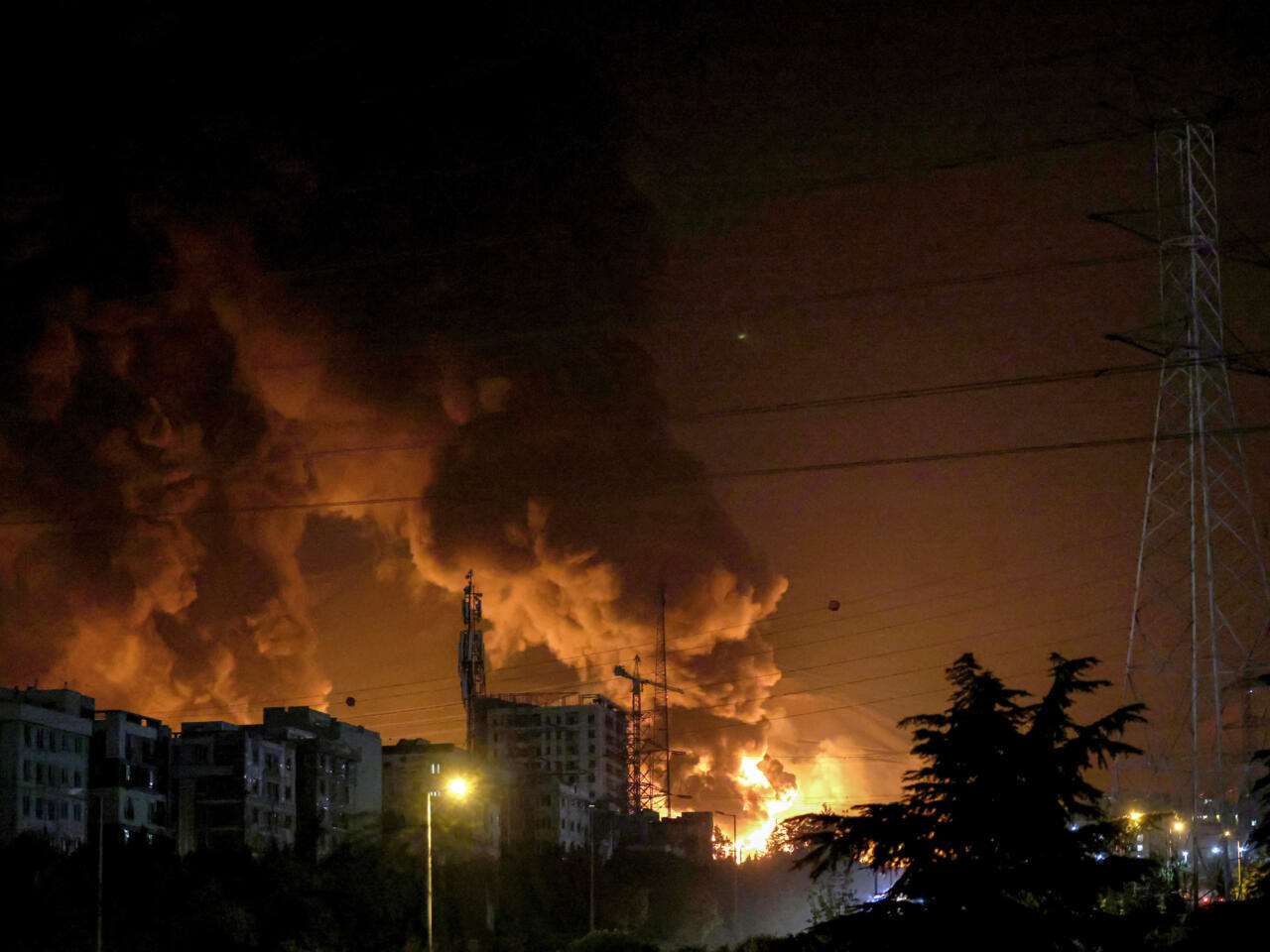 Global Energy Crisis Risk Surges After Top US Official Resigns Amid Iran Tensions 1 global energy crisis risk rises in Strait of Hormuz oil shipping route map