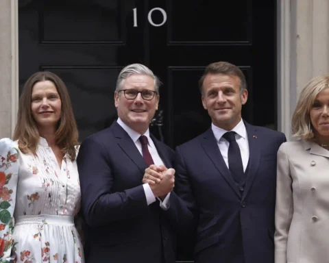 Number 10 hosts Macron for talks on boat crossings