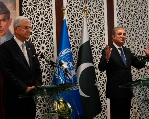 Middle East peace talks update showing high level negotiations between global leaders