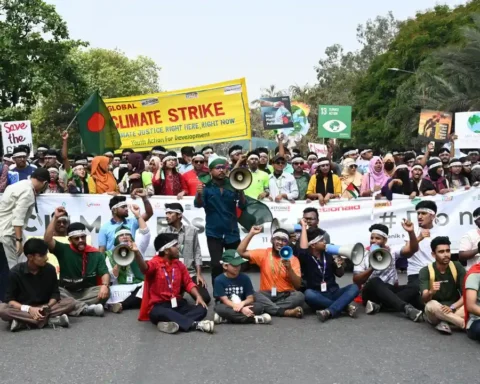 Public rallies MPs for urgent climate action