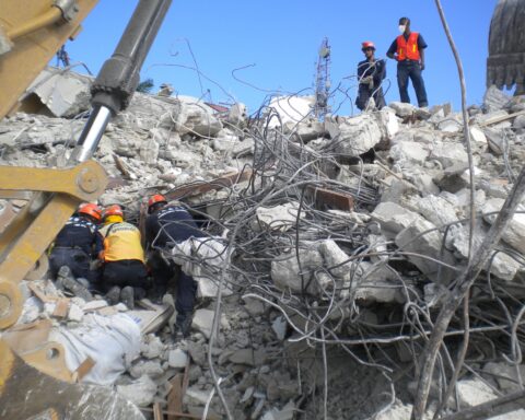 Middle East civilian casualties as families evacuate damaged neighborhoods