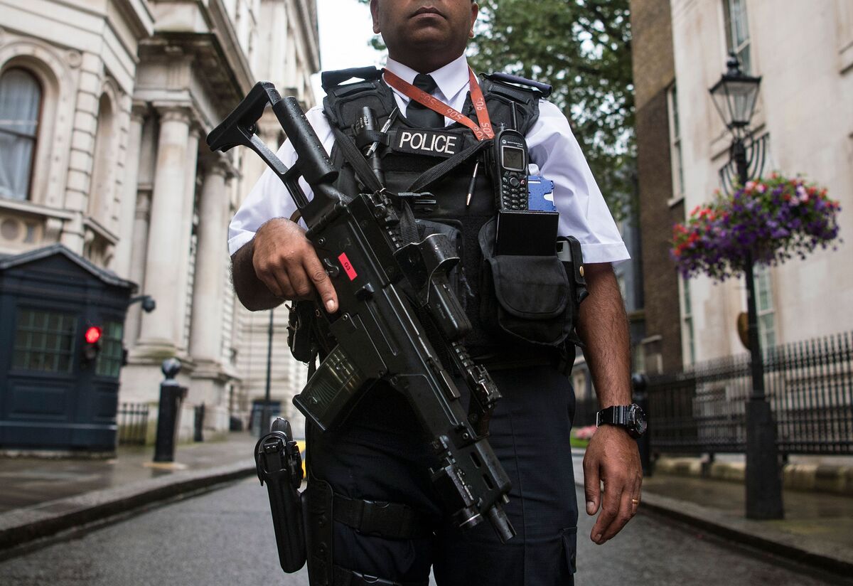 UK counter terrorism investigation arrests suspects in London 2026 1 Counter terrorism police patrol near synagogue during UK counter terrorism investigation