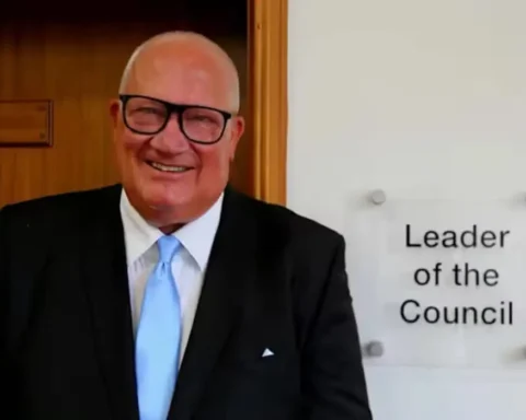 18-year-old leads after Reform council head quits