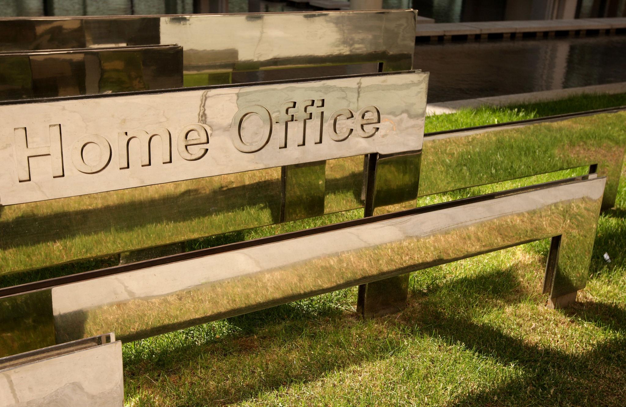 Starmer Faces Growing Cabinet Revolt as Leadership Pressure Intensifies in London 2026 3 Analysts reviewing UK prime minister pressure and Labour instability