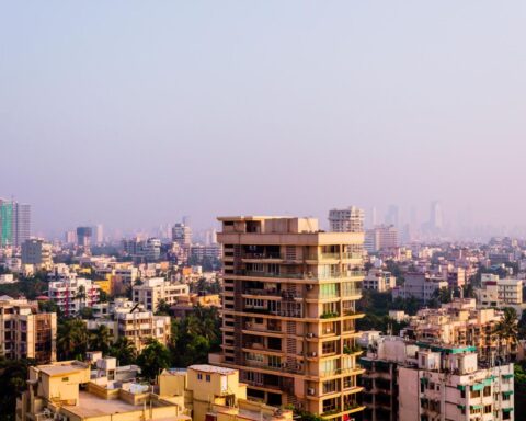 Indian bank earnings report stock market decline charts India finance