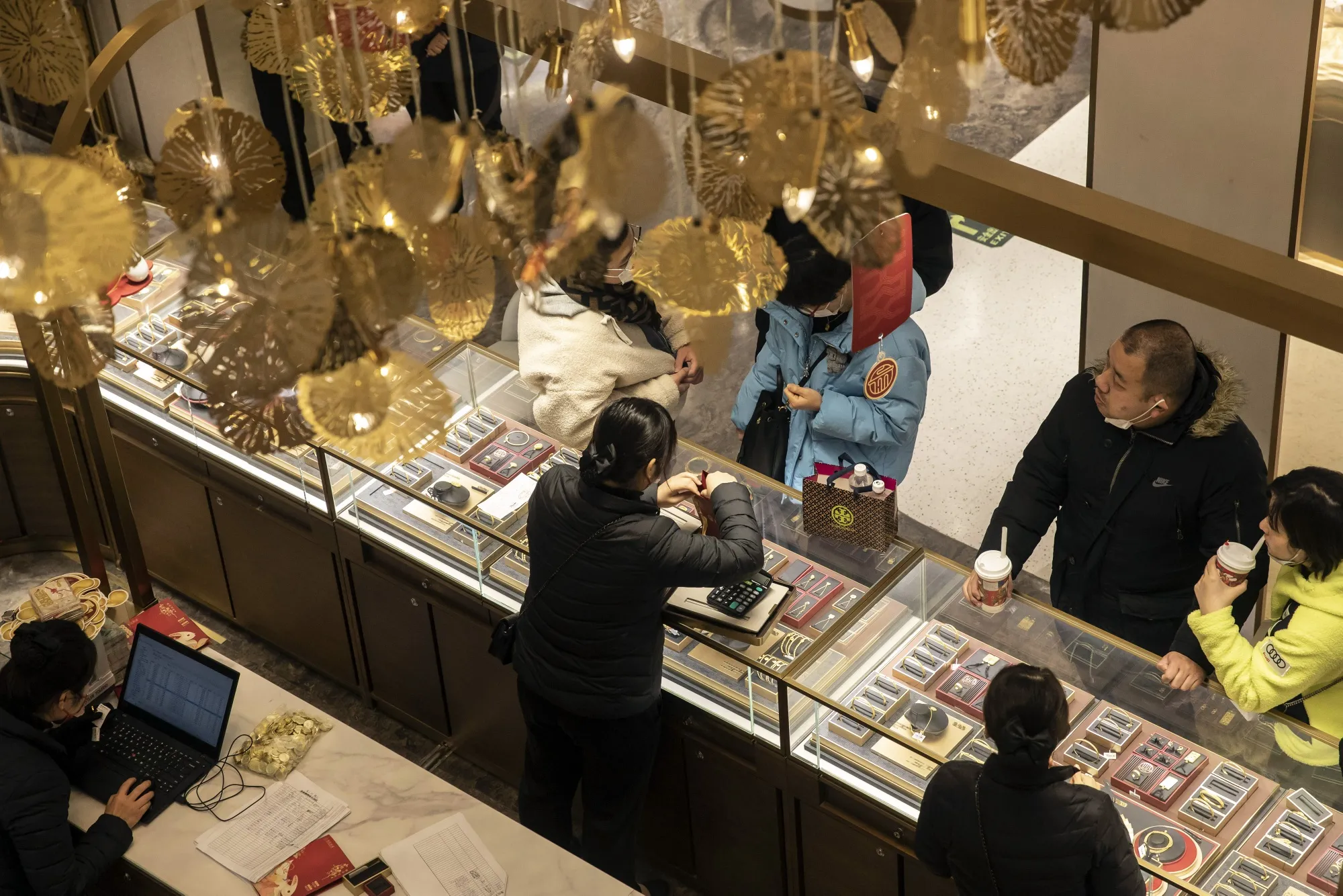 Asian gold markets show active regional trading conditions