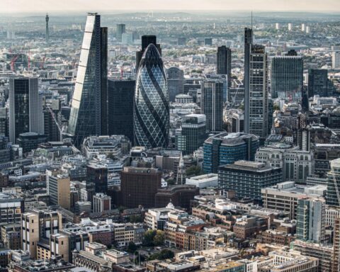 UK economic crisis affecting housing affordability and mortgage costs in Britain
