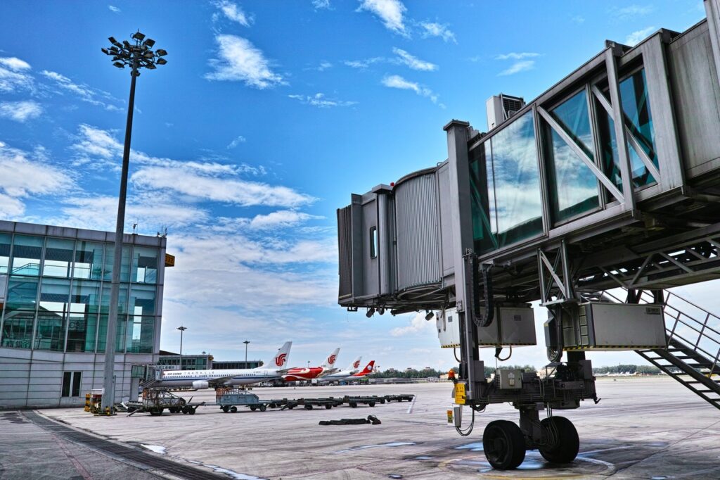 Ryanair’s CEO criticises airports for staff shortages