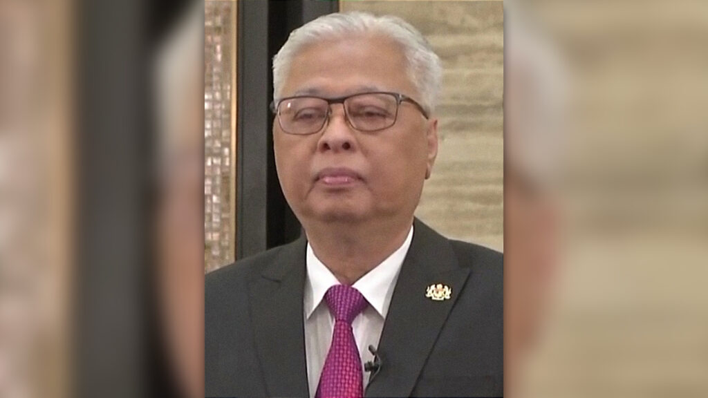 Malaysia: PM dissolves the parliament and urges for early elections