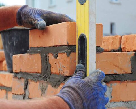 The Average Bricklayer Salary in the UK