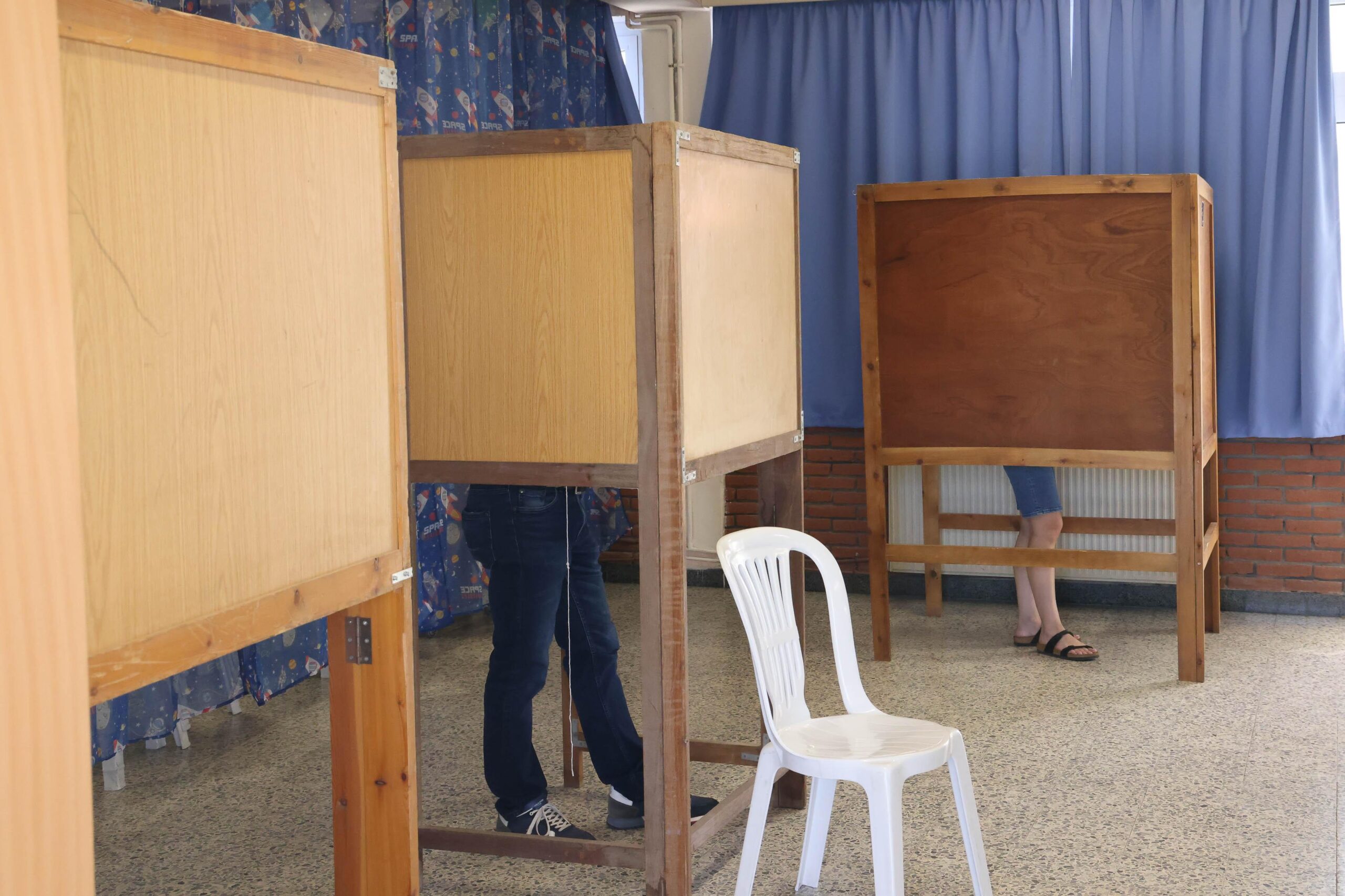 Cyprus Parliament Election Puts Corruption and Living Costs at Center in Nicosia 2026 2 Cyprus parliament election taking place near parliament building