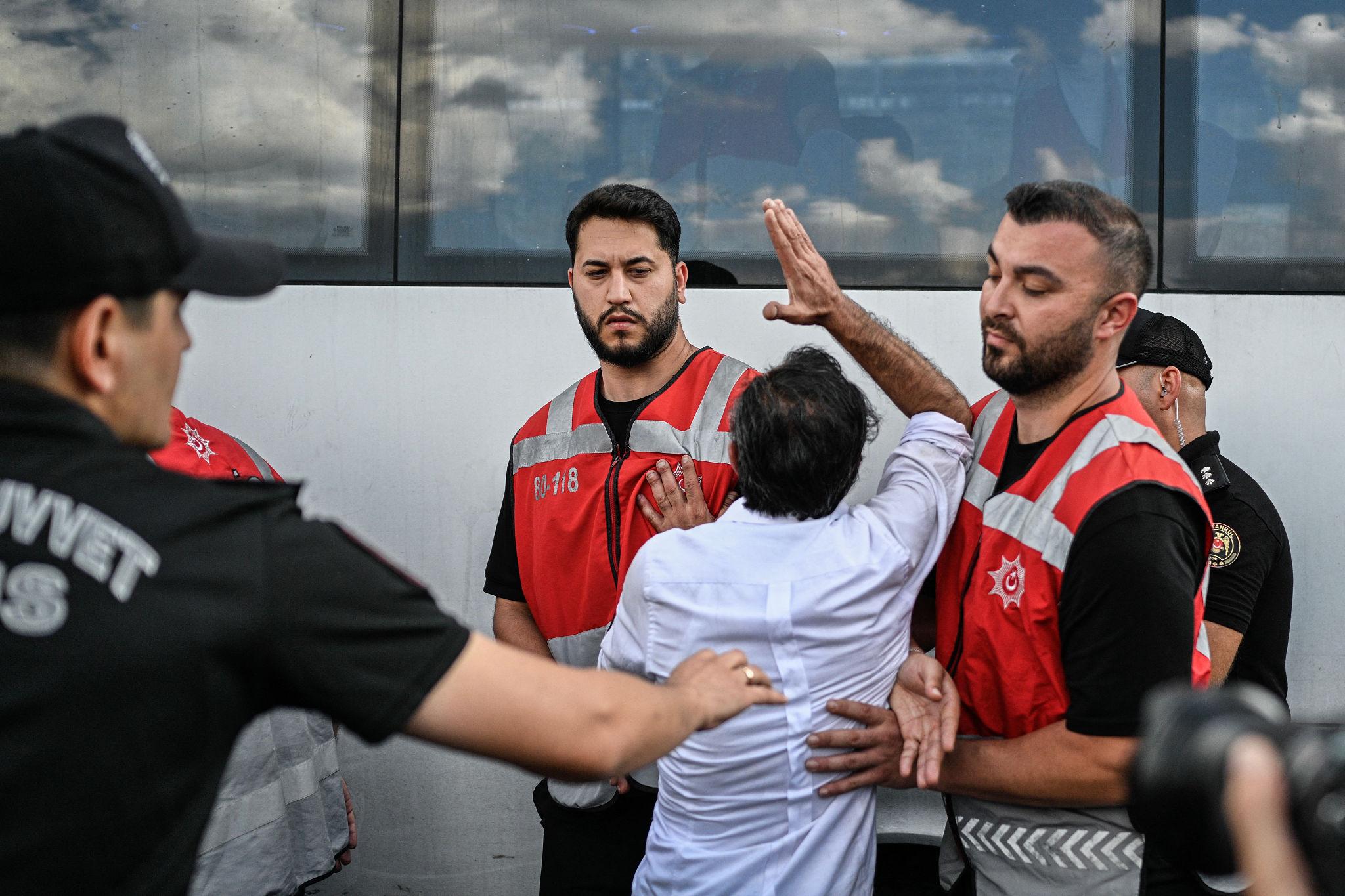 Supporters reacting during Turkey opposition crisis