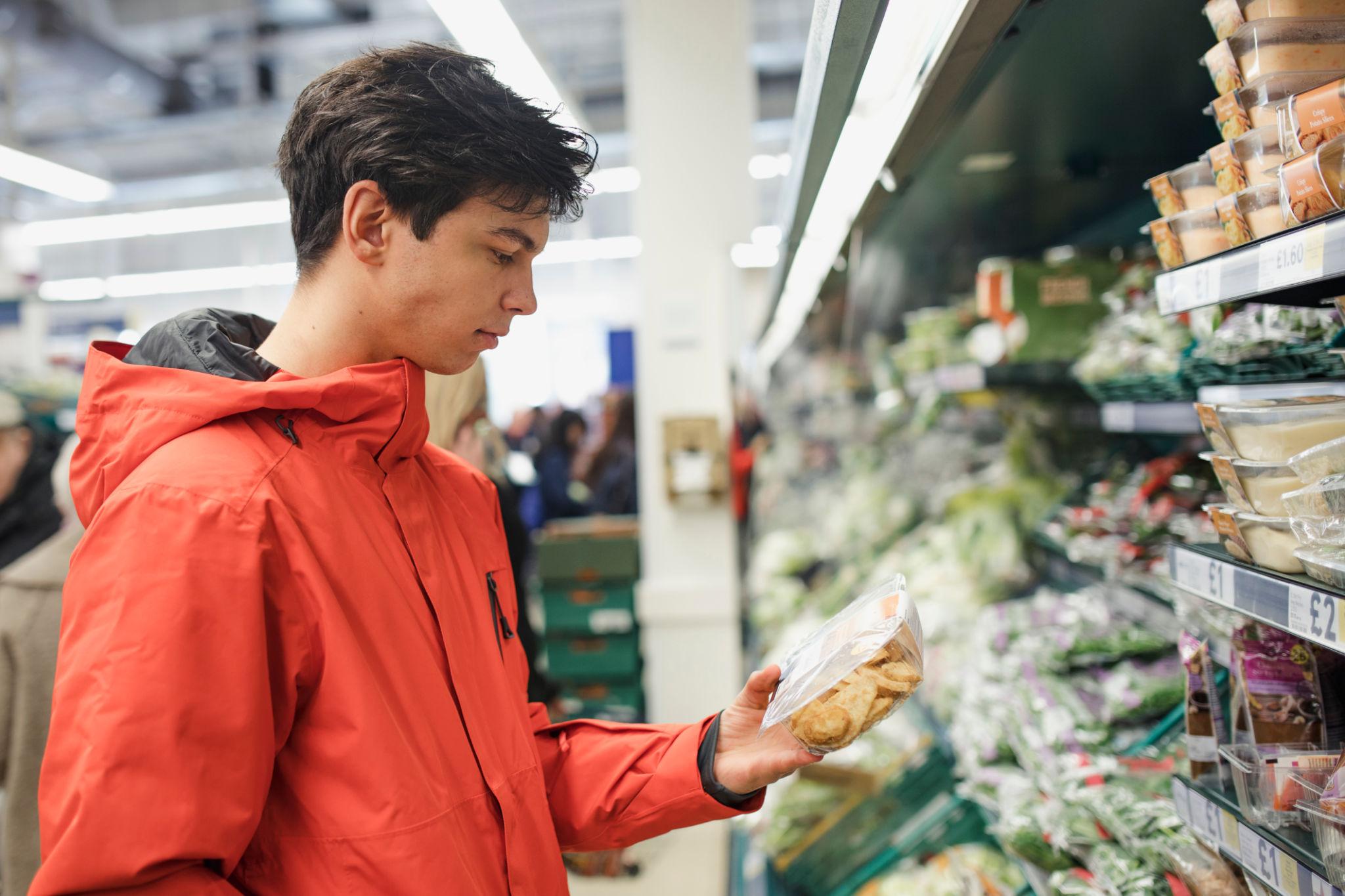 UK grocery inflation impacting consumer spending in London stores