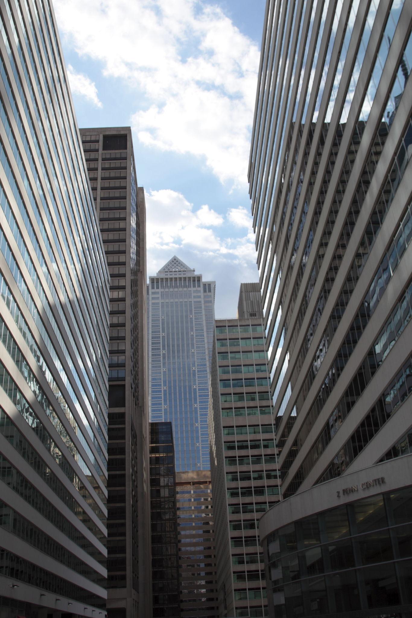 Global inflation outlook impacting international financial markets and investments