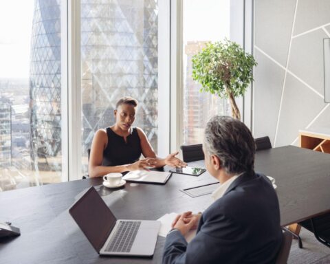 Fiber broadband expansion supporting UK telecom investment growth in Britain