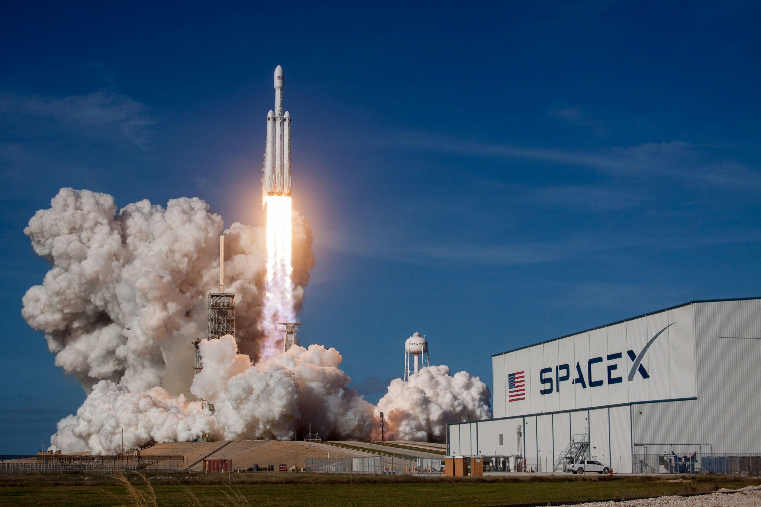 World's first trillionaire: Elon Musk hits $1.1T net worth following SpaceX IPO 1 Elon Musk becomes the world's first trillionaire