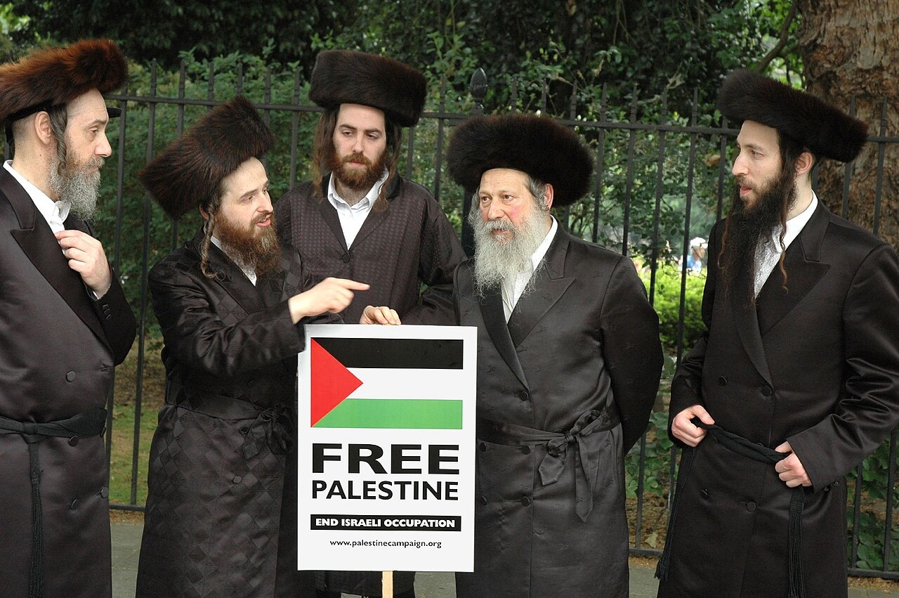 Jewish anti-Zionist group protests settlement sales