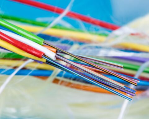 Optical communication technology supporting AI data center infrastructure and cloud computing