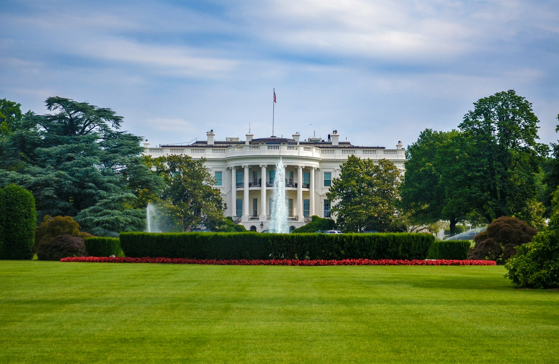 Senate schedules confirmation hearing for White House Council expert 1 Staff economists holding a strategic policy meeting for the White House Council.