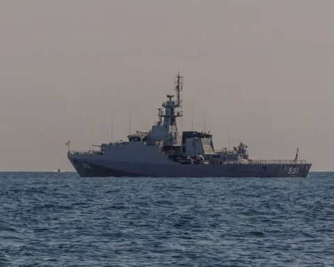 Type 31 frigate construction at Rosyth