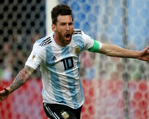Lionel Messi breaks World Cup scoring record