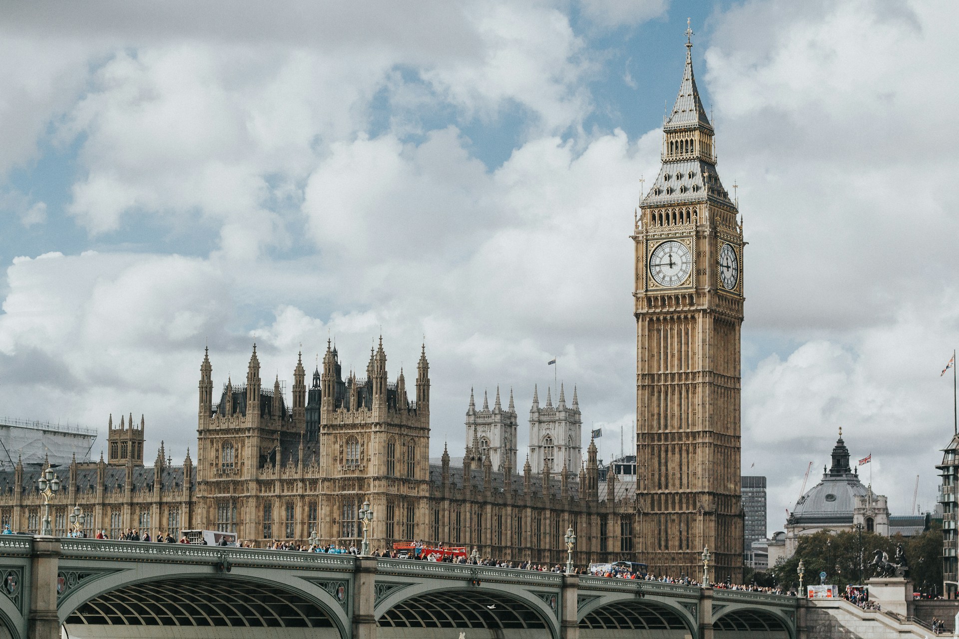 MPs protest Israeli real estate event