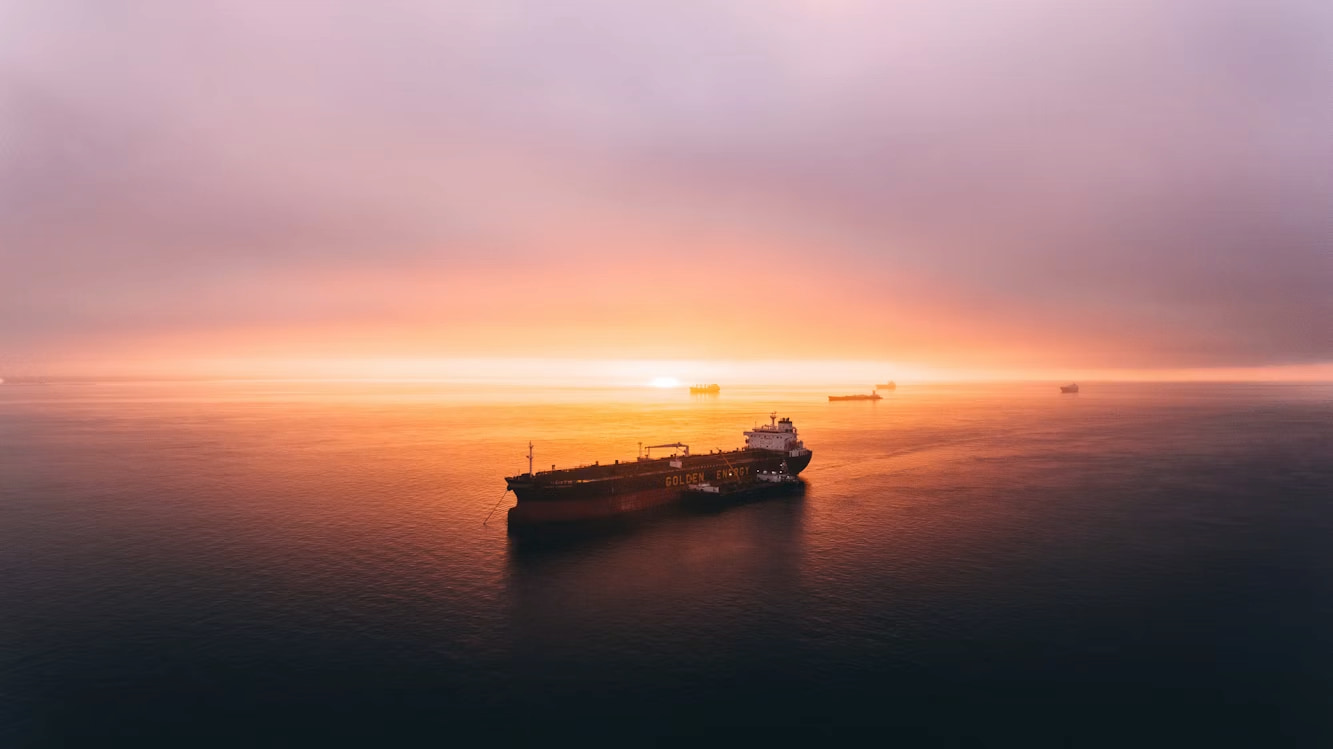 Saudi tankers cross strait under Iran deal