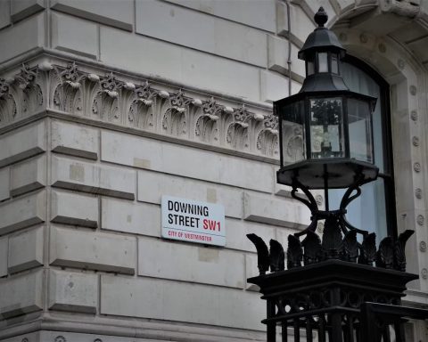 Keir Starmer resigns as UK Prime Minister