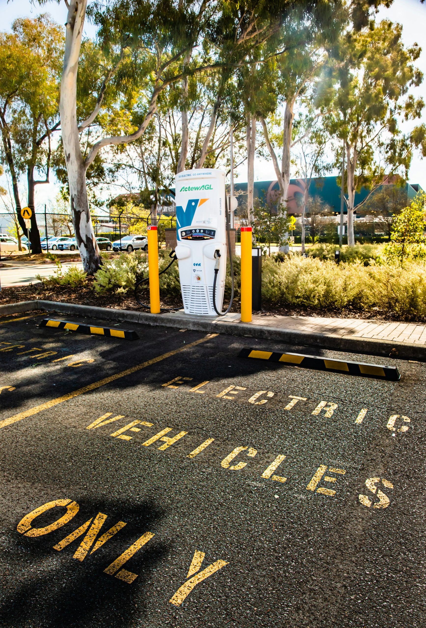 Electric vehicle charging infrastructure supporting UK electric vehicle policy across Britain