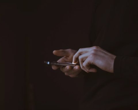 Afghanistan smartphone ban government building