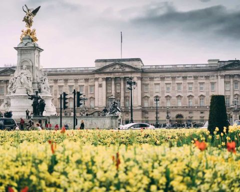 Buckingham Palace linked to British royals and their finances