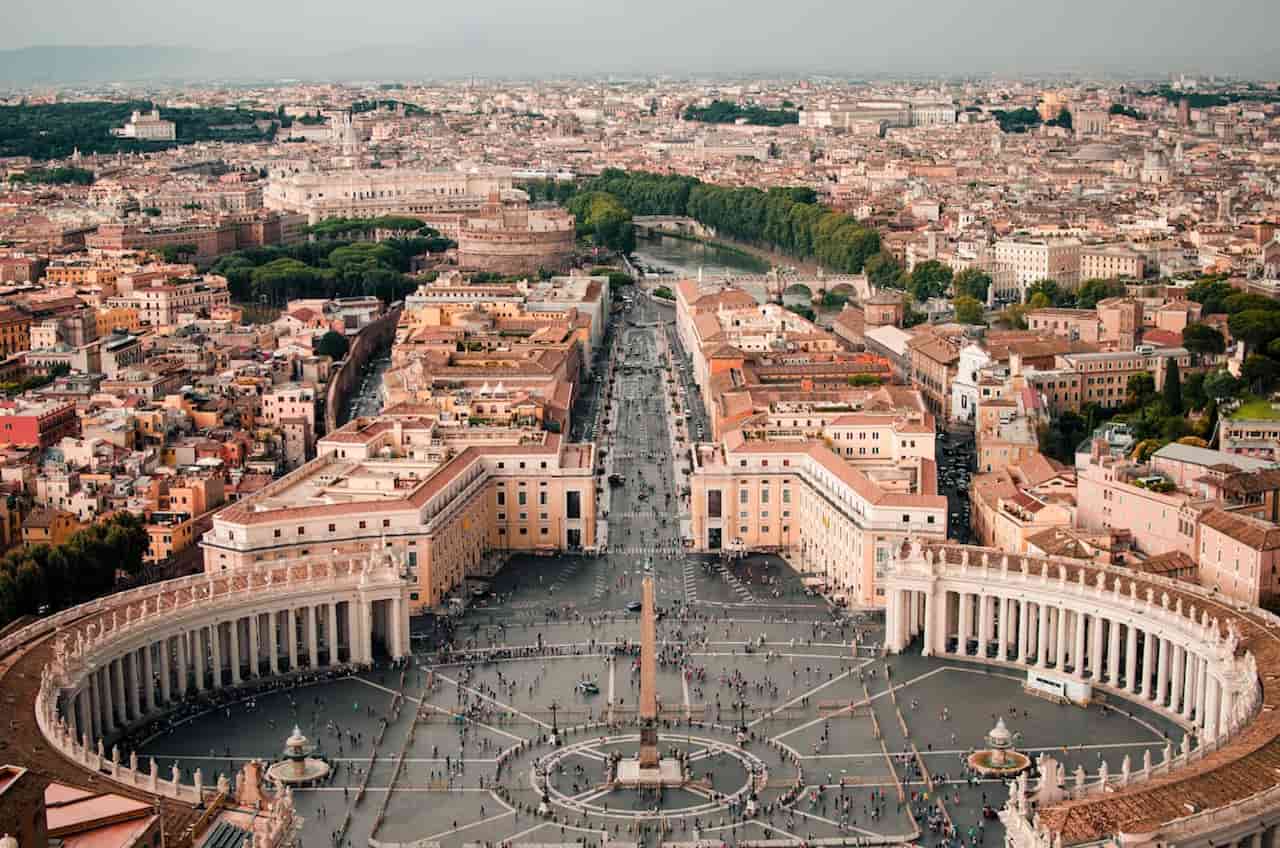 Vatican rejects Catholic women preaching