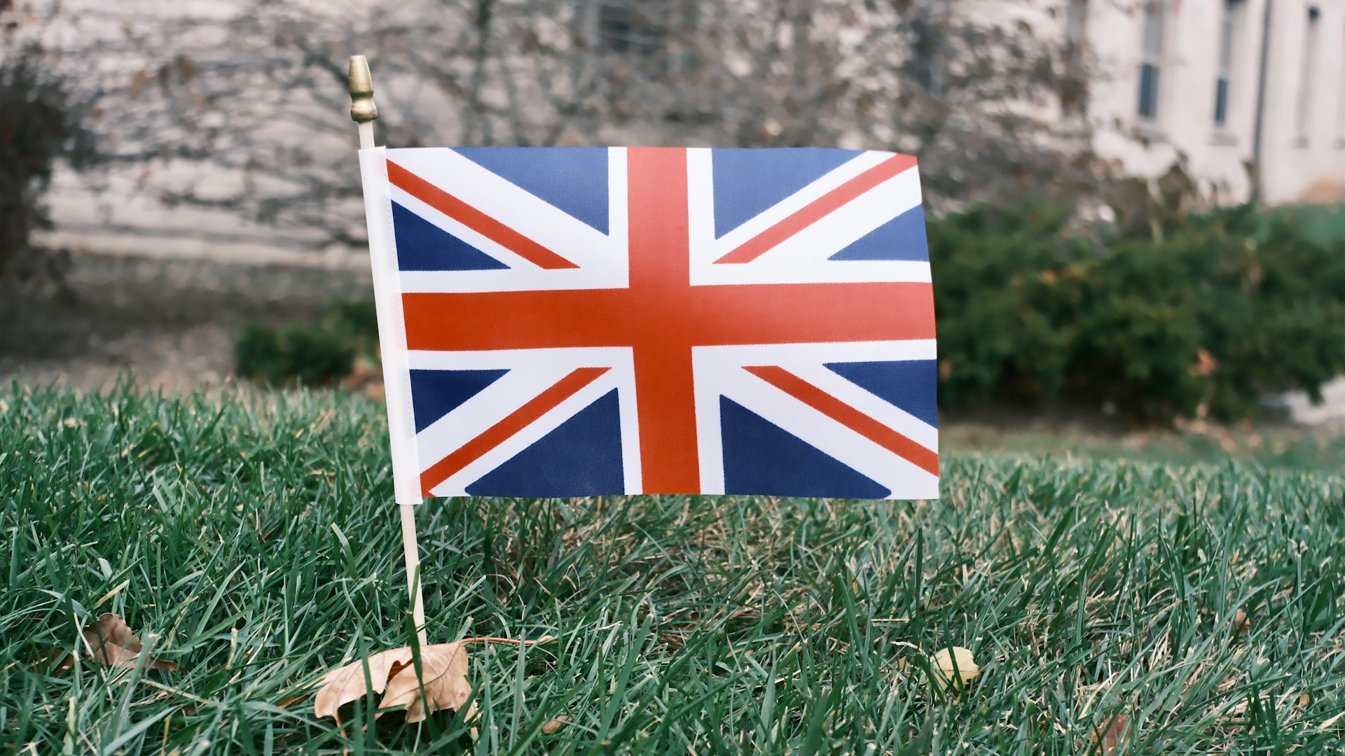 Global tensions hit Northern Ireland economy as confidence drops to three-year low 1 Northern Ireland economy struggling in May