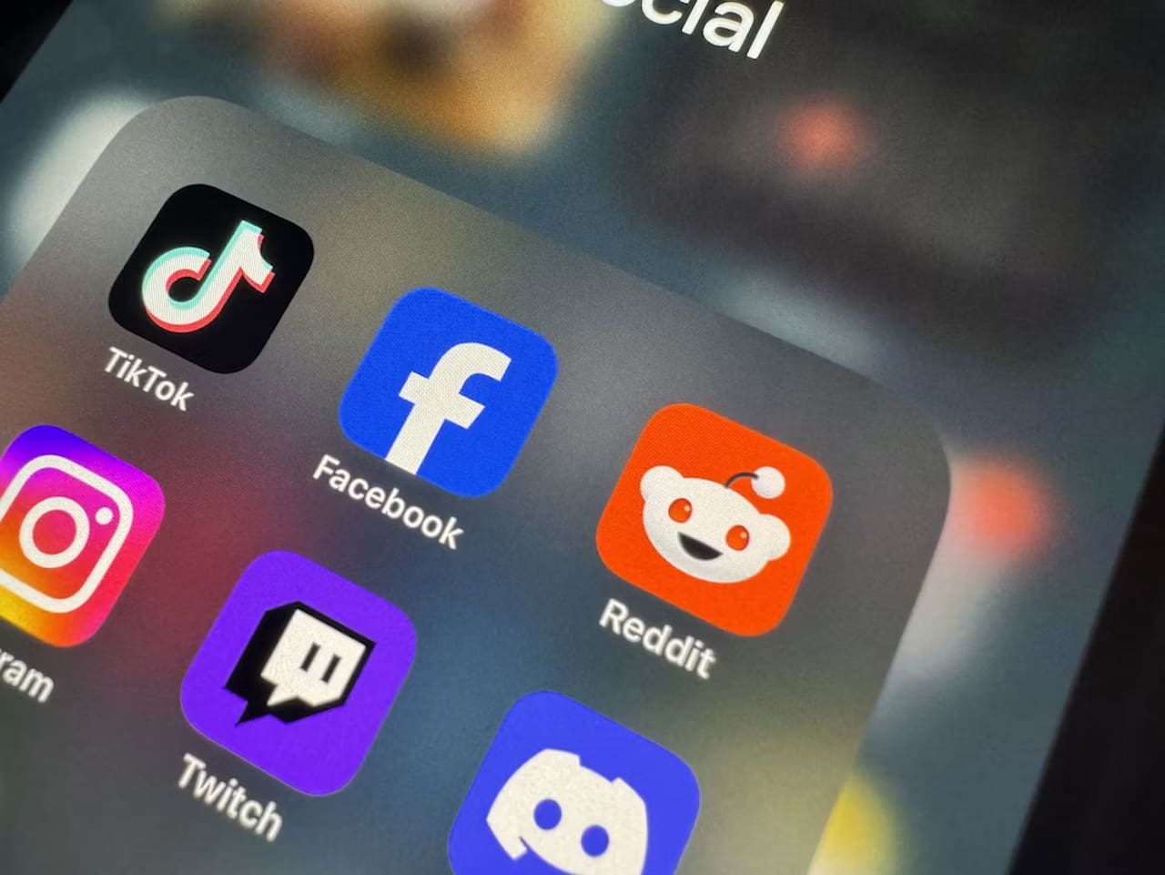 Children social media access restriction