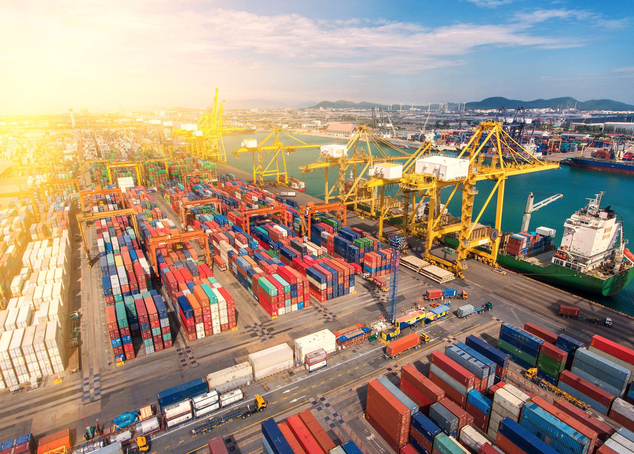 Global Logistics Outlook Strengthens Despite Supply Chain Risks in Bonn 2026 1 Global logistics outlook showing international cargo transportation and supply chain activity in 2026