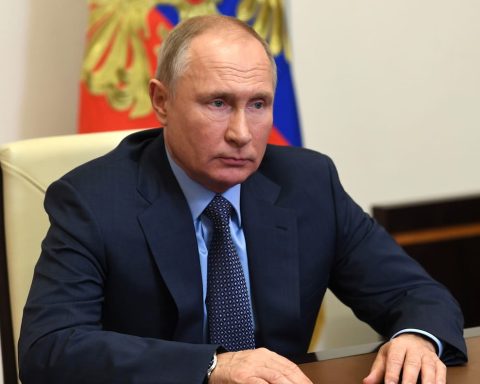 Vladimir Putin rejects Ukraine peace proposal