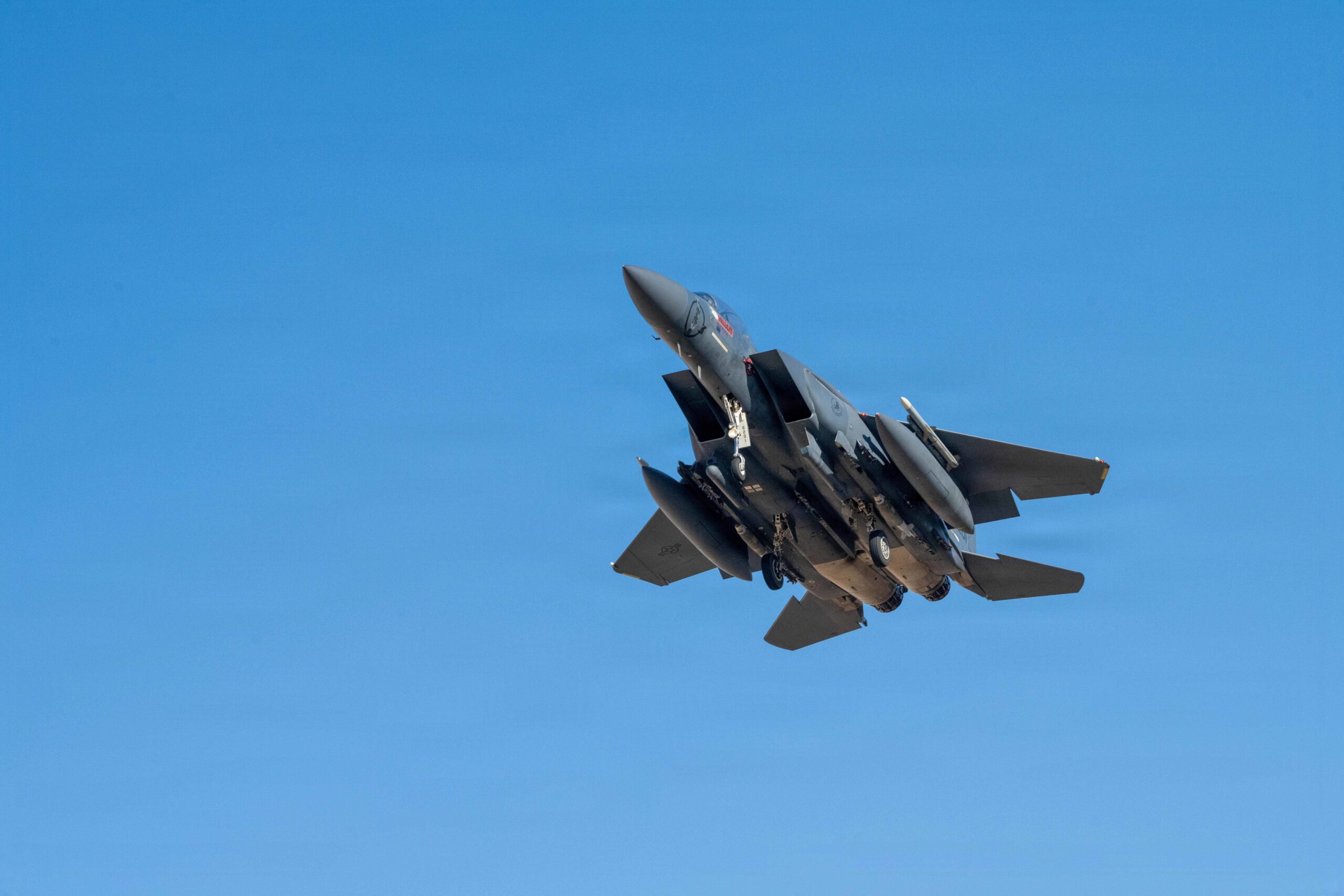 US fighter jets flying amid rising military escalation risk tensions