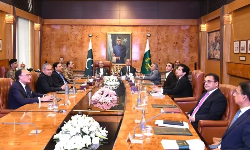 energy supply disruption risks Strait of Hormuz oil tanker traffic 2026