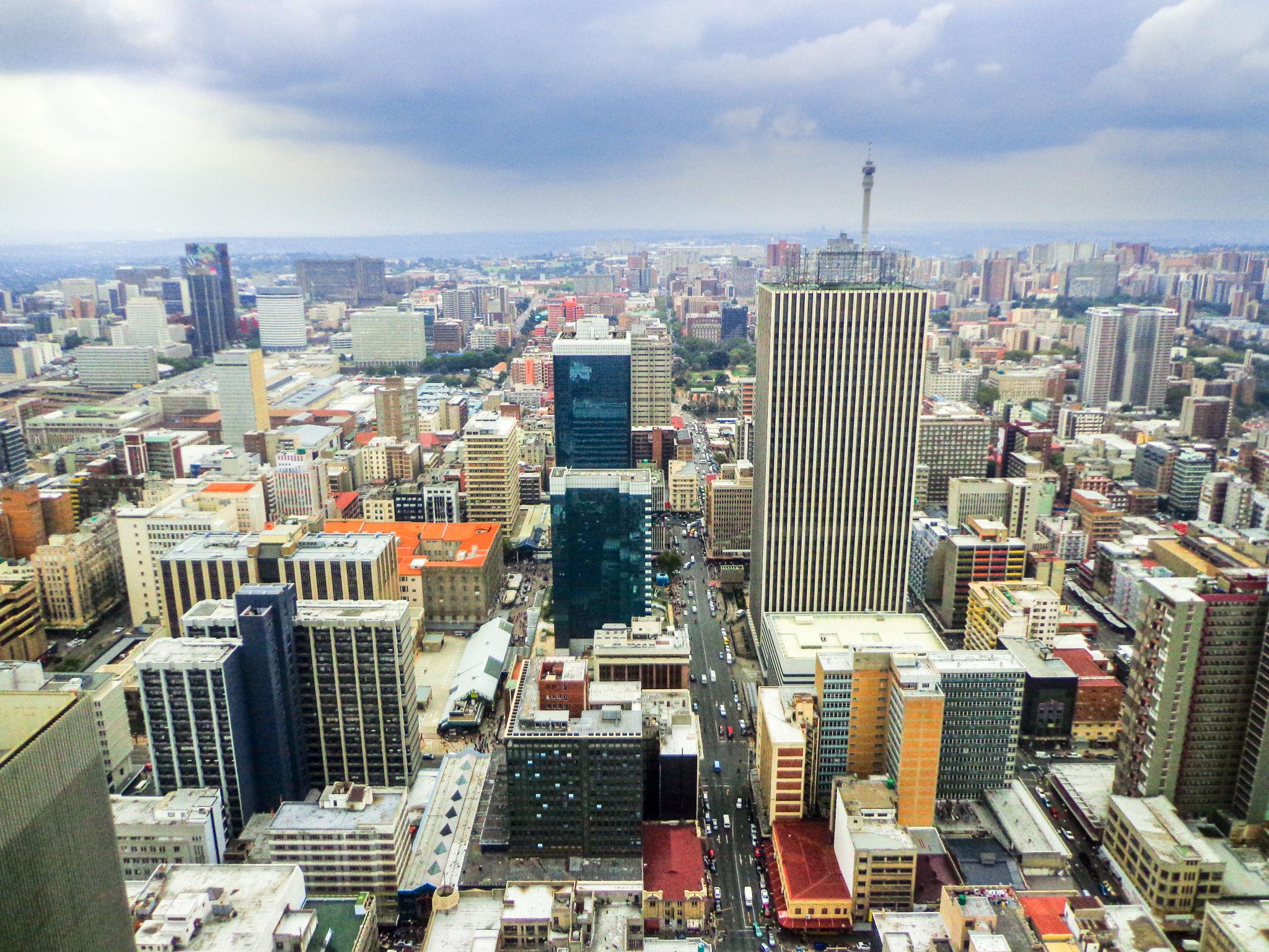 Rand Currency Outlook Signals Volatility as Global Markets React to Middle East Risks Johannesburg 2026 3 Global forex trading screens analyzing rand currency outlook