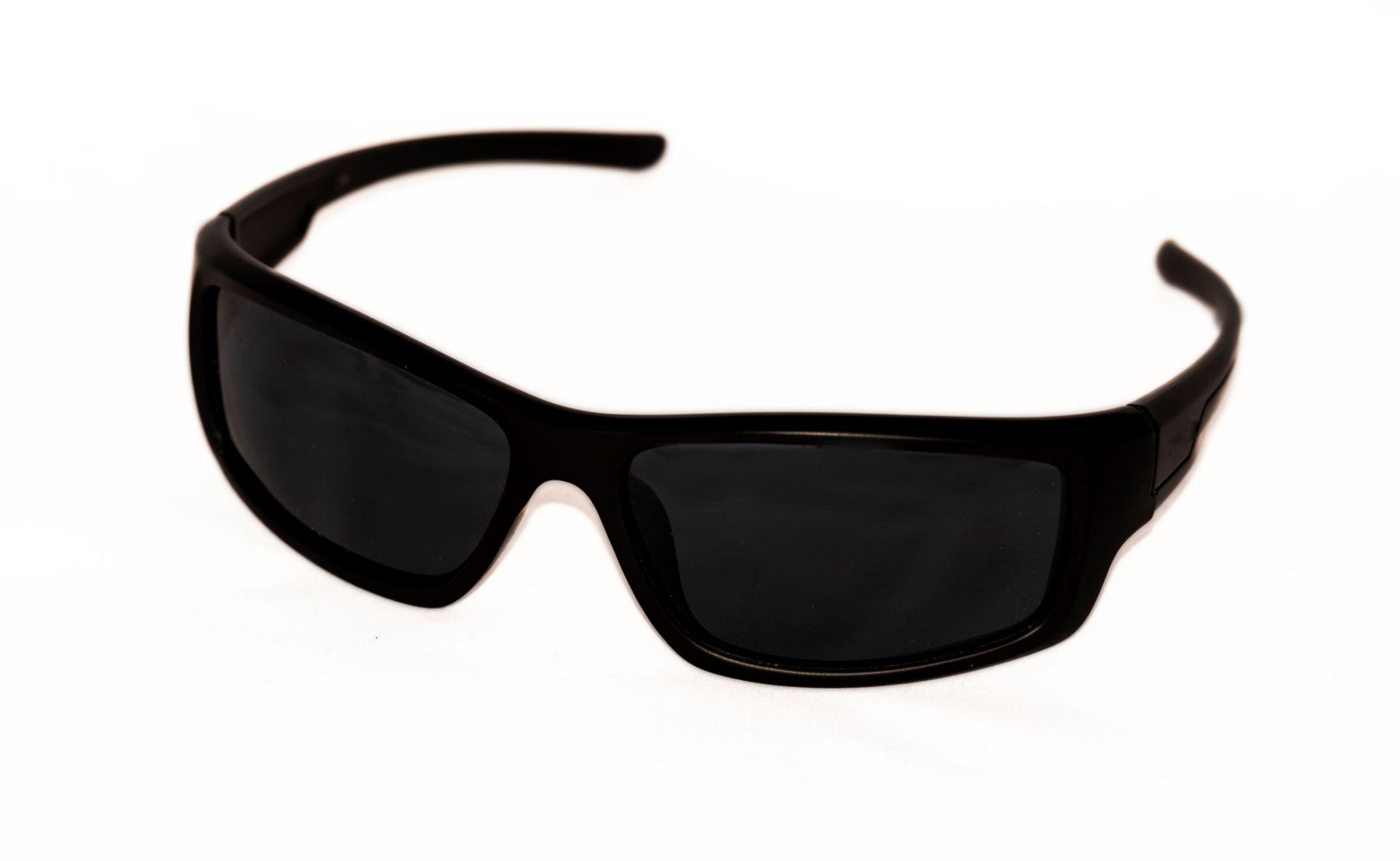 Luxury Wearable Technology Surges as Kering Eyes Smart Glasses Launch 2 luxury wearable technology fashion model with smart glasses