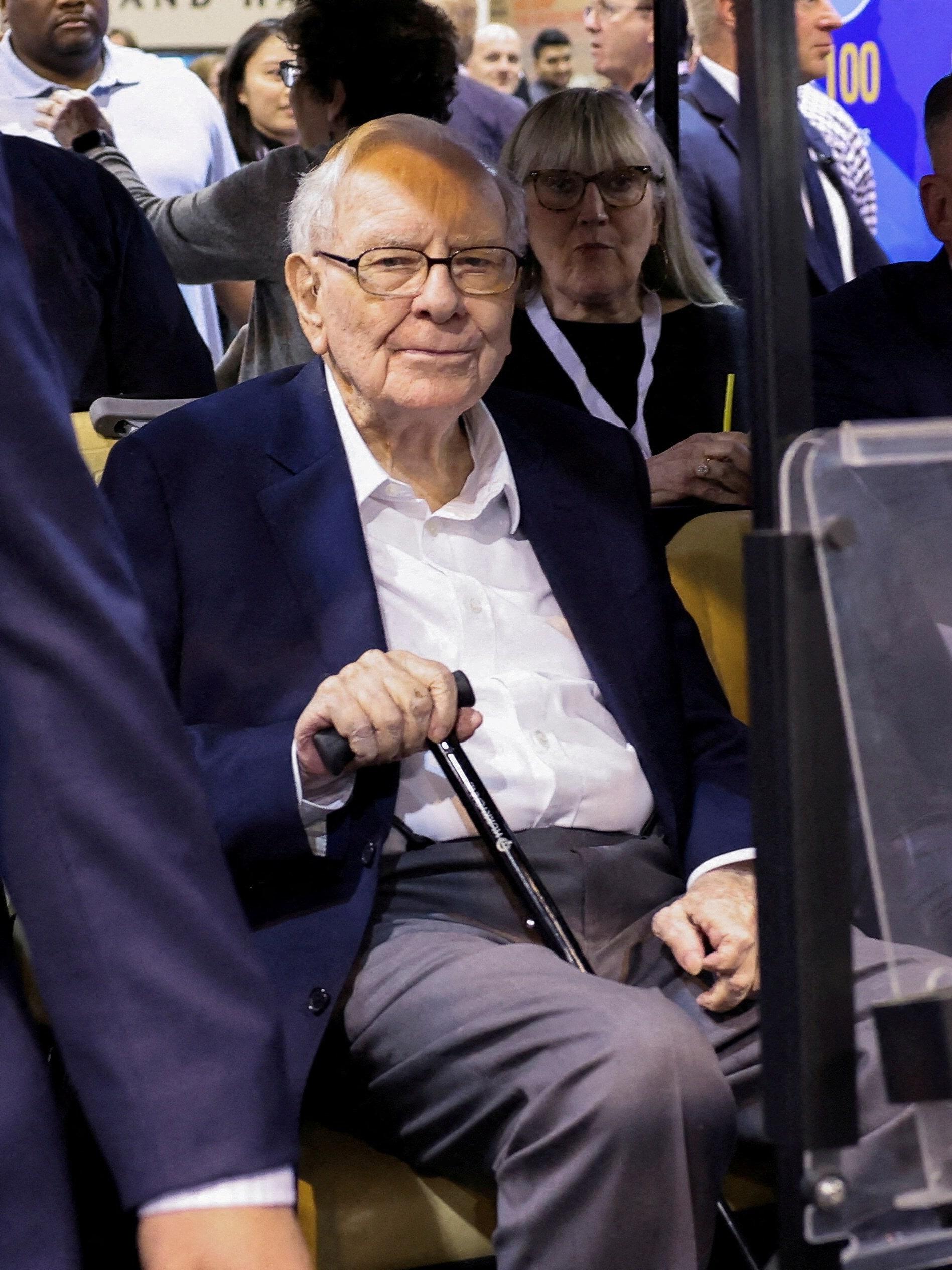 Berkshire Hathaway Leadership Transition Takes Center Stage at Historic Meeting Omaha 2026 4 Berkshire Hathaway leadership transition Warren Buffett meeting investors