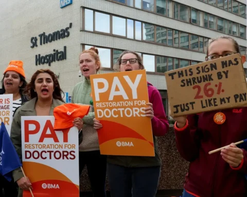 Only 1 in 3 back doctors strike, poll reveals