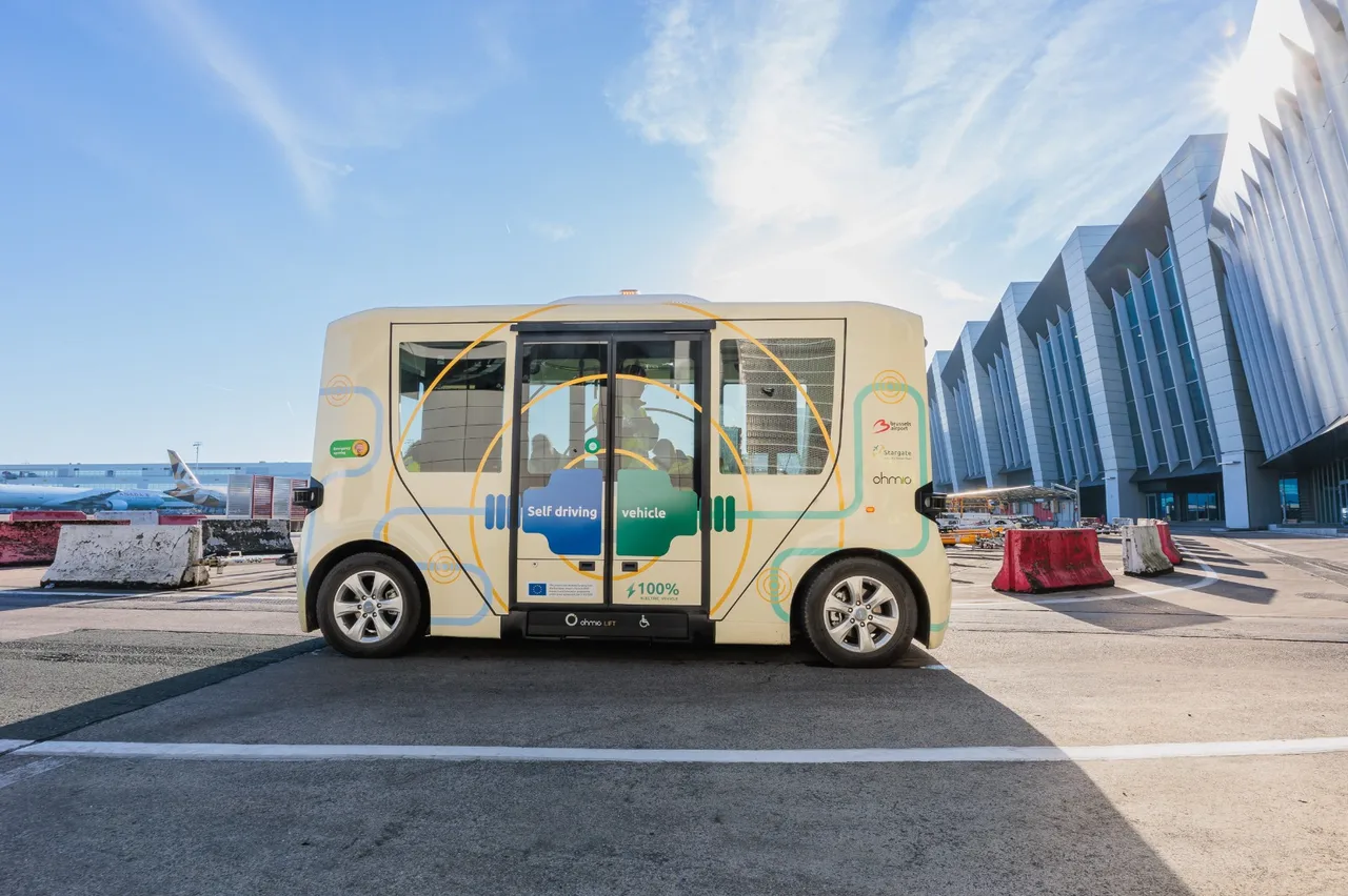 Autonomous vehicles operating in downtown San Francisco 2026 under urban testing program