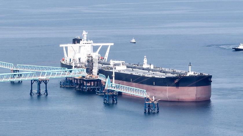 Japan Energy Security Strategy Faces 3 Urgent Oil Risks Tokyo 2026 3 Japan energy security strategy meeting in Tokyo 2026 with government officials discussing oil imports