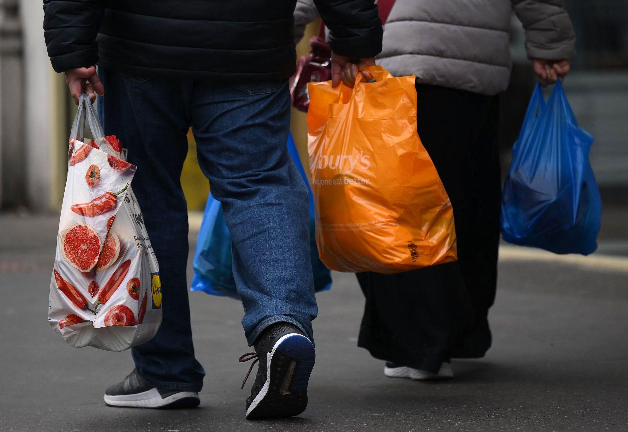 UK Economic Crisis Deepens as Britain Faces New Financial Pressure in London 2026 2 UK economic crisis increasing cost of living pressure on British households