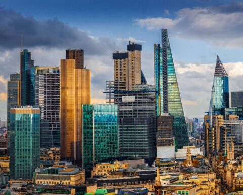 global financial markets highlighting UK banking sector analysis and geopolitical risks