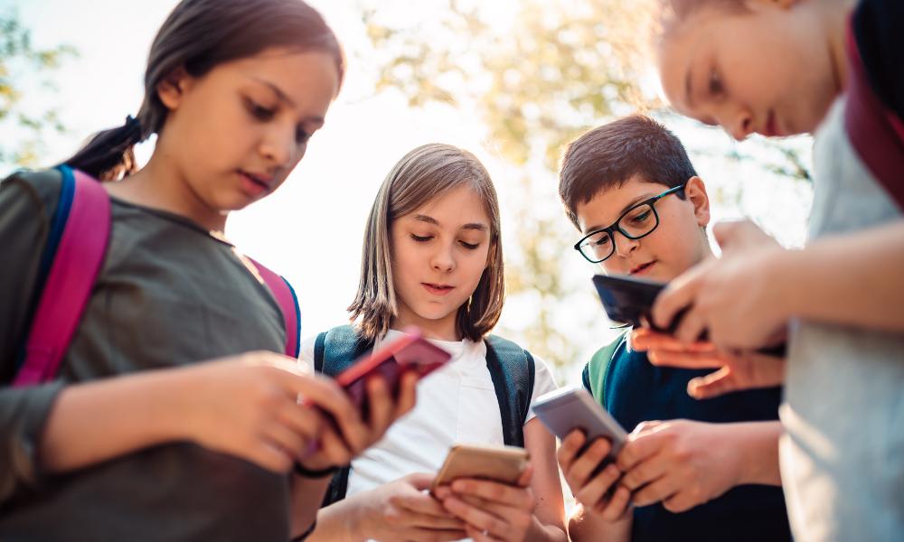 UK Internet Safety Pressure Grows for TikTok and YouTube in London 2026 2 UK internet safety laws increase scrutiny on YouTube youth content policies
