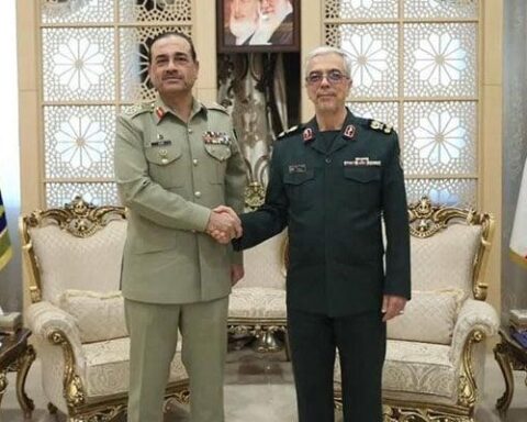 Pakistan army chief Iran visit high-level military talks in Tehran conference room