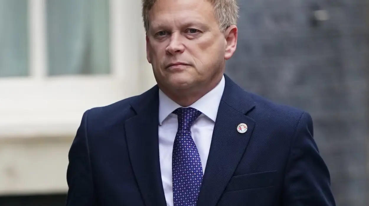Acoba condemned for approving Grant Shapps for defence role