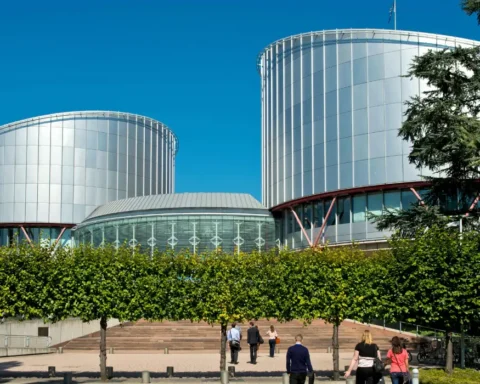 Amnesty poll: Half of Britons want UK to stay in ECHR